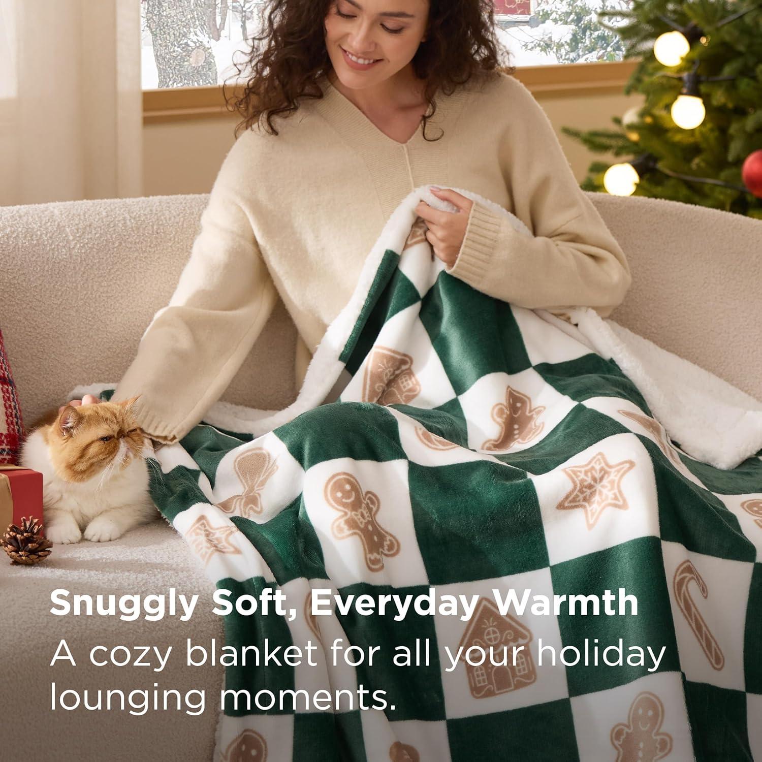 imageBedsure Fluffy Christmas Comforter Set Queen Christmas Throw Blanket