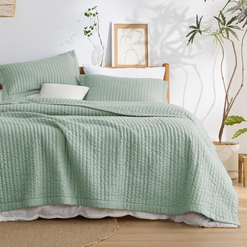 imageBedsure Navy Quilts Queen Size Queen Quilt Bedding Set Bedspread Coverlet Lightweight Neutral Striped Bedding 3Piece Set with 90x96 Coverlet amp 2 Pillow Shams AllSeason Soft Microfiber04 Green Solid Border