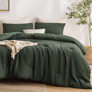 Bedsure Oliver Green Queen Bedding Comforter Set, Waffle Breathable Bedding Set, All Season Comforter with 3 Pieces, 1 Waffle Weave Comforter (90″x90″) and 2 Pillowcases (20″x26″)(Oliver Green)