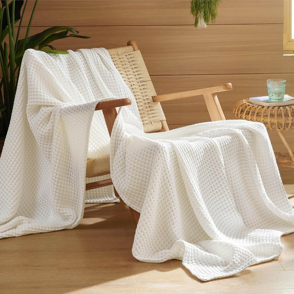 image:imageBedsure Lightweight 100 Cotton Waffle Blanket King Coffee BrownIvory
